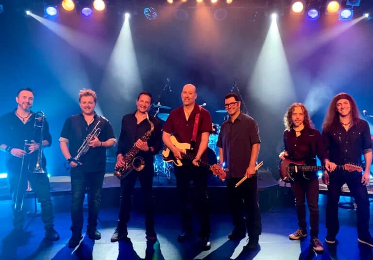 Beginnings- A Celebration Of The Music Of Chicago Live In Concert