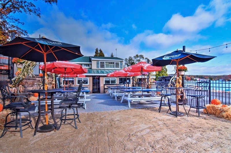 Vinyl Tap @ Mason Street Grille